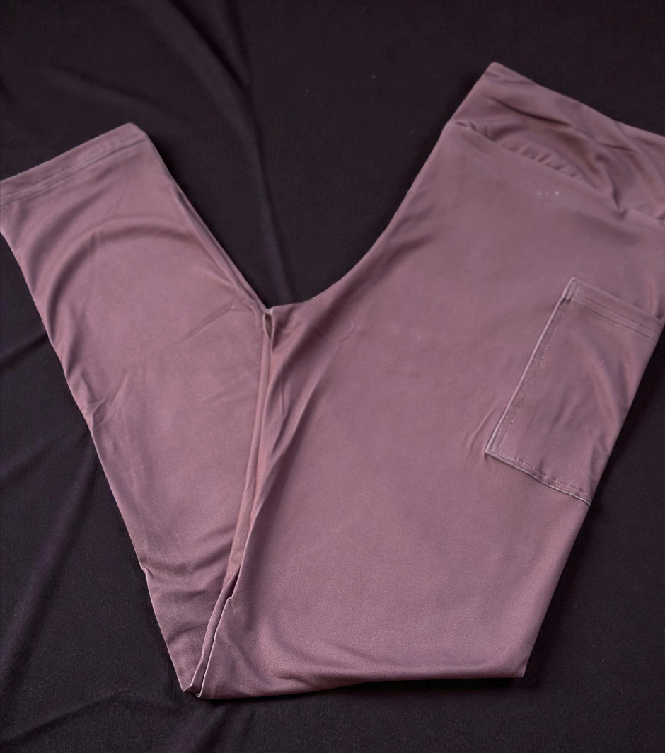 Solid Cherry Cola W/Pockets Leggings