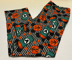 Spooky Vibes with Side Pocket Leggings